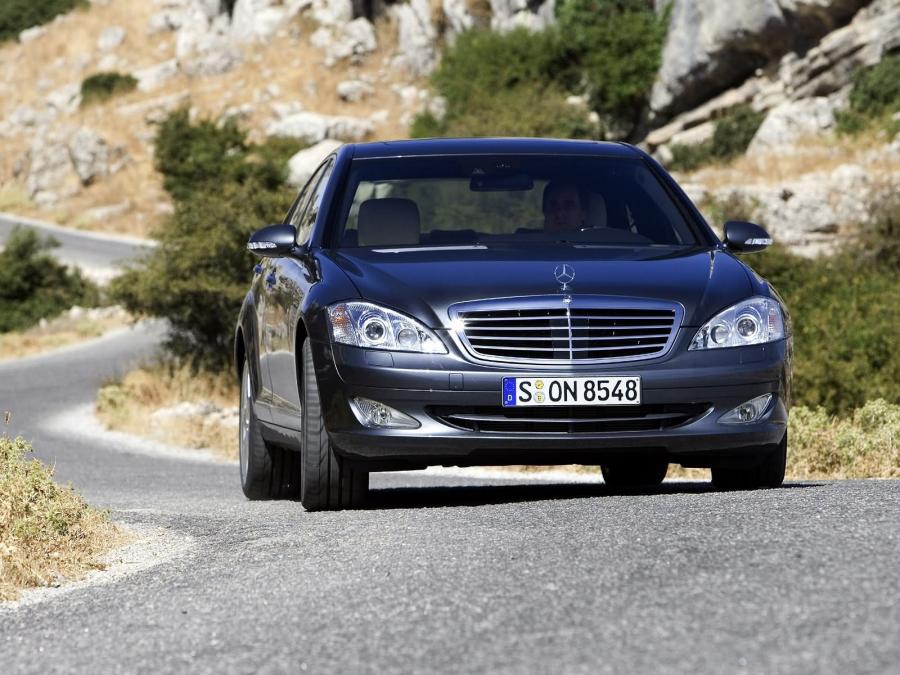  Mercedes-Benz S500 4Matic 2007 года  (фото 27 из 45)